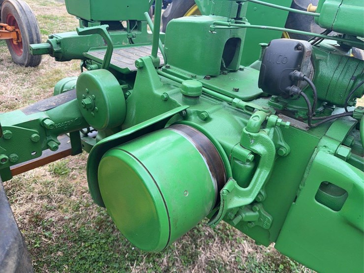 john-deere-b-image-32