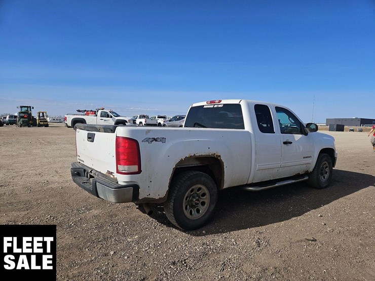 2011-gmc-sierra-1500-image-4