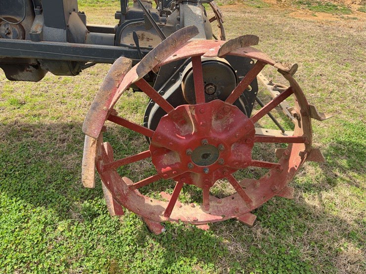 farmall-f-20-image-13