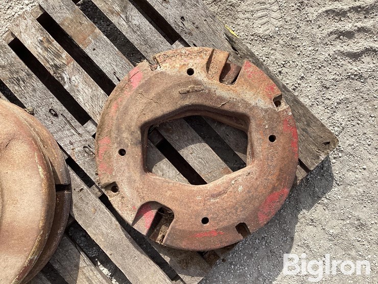 case-ih-&-oliver-rear-end-tractor-weights-image-17
