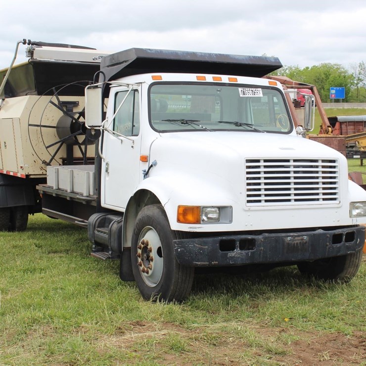 1999 INTERNATIONAL 4700