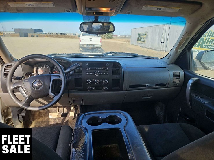 2011-gmc-sierra-1500-image-25