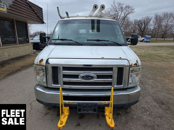 2011-ford-cargo-image-9