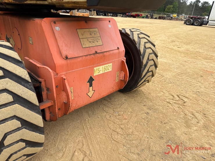 2016-jlg-1250ajp-image-12