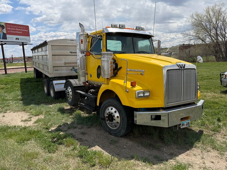 2009-western-star-day-cab-image-2