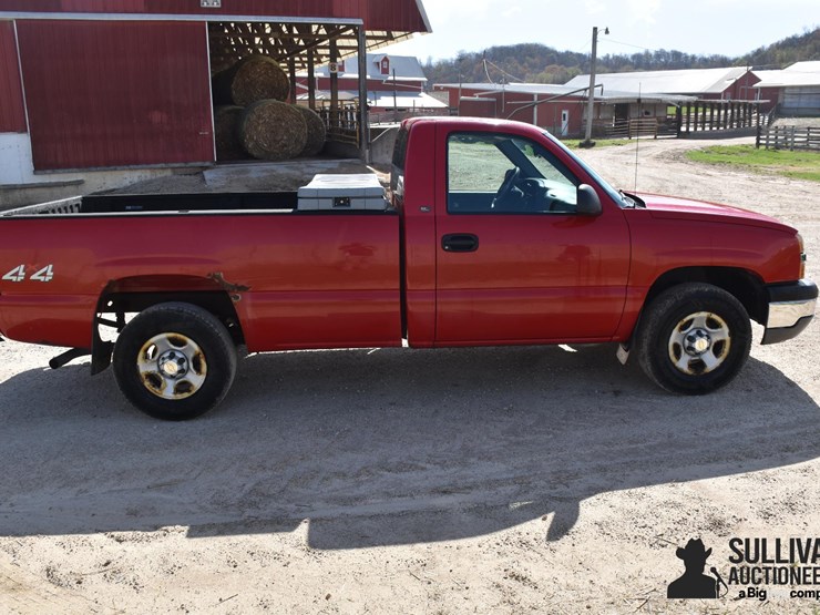2004-chevrolet-silverado-1500-image-4
