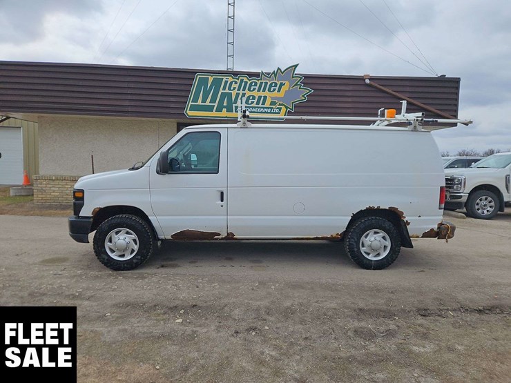 2011-ford-cargo-image-2