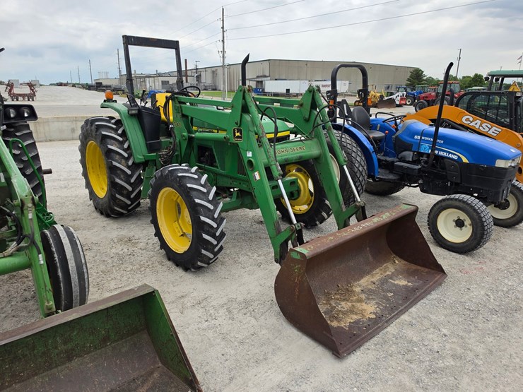 2000-john-deere-6210-image-1