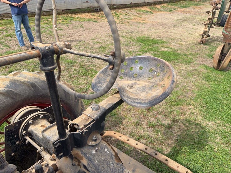 farmall-f-20-image-36