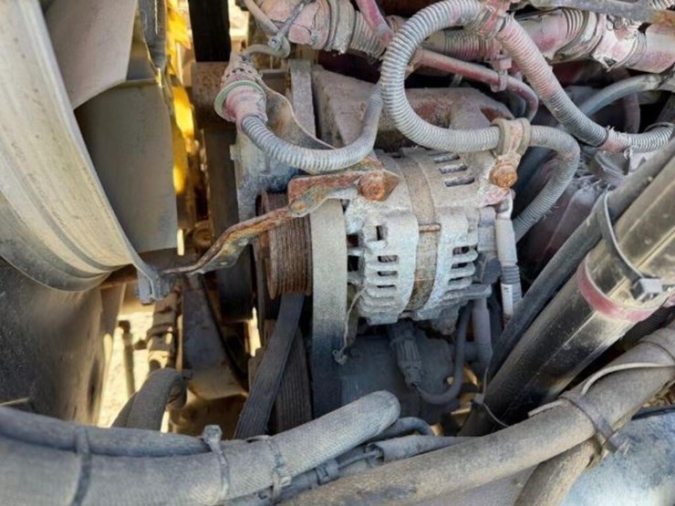 2016-mack-granite-gu813-image-25