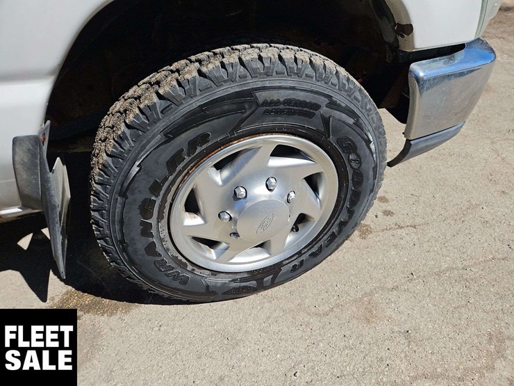 2010-ford-cargo-image-18
