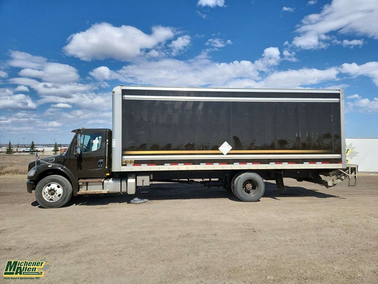 2019-freightliner-m2-106-image-18