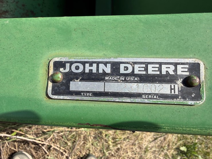 john-deere-212-image-10