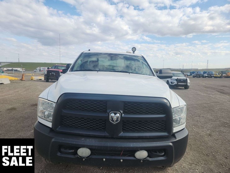2016-dodge-3500-image-8