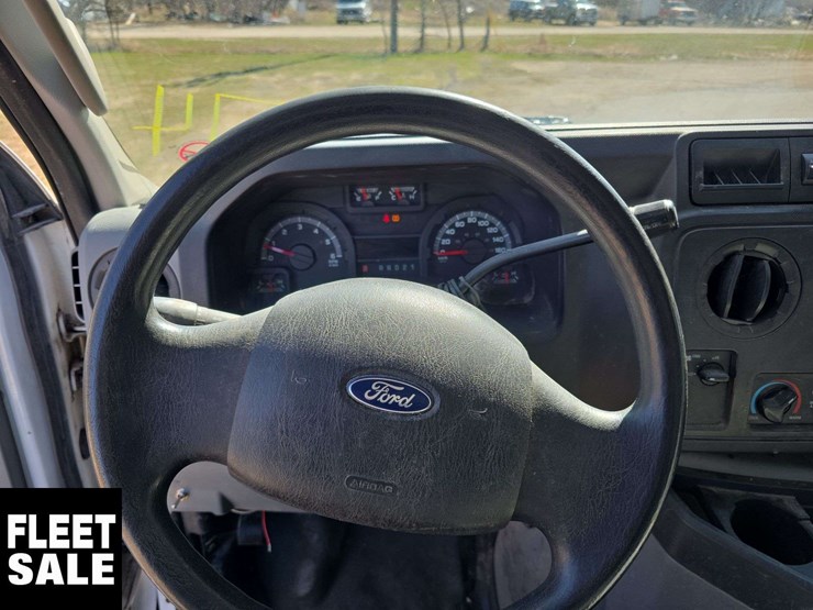 2011-ford-cargo-image-19