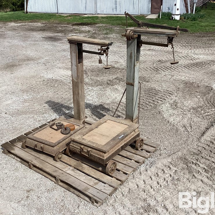 Fairbanks & Howe Antique Scales w/ Weights