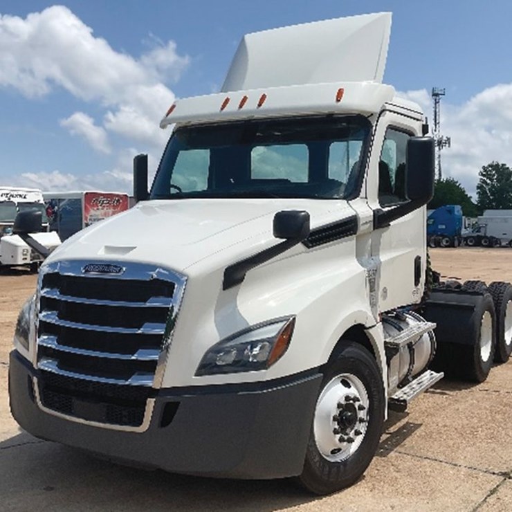 2019 FREIGHTLINER CASCADIA 126