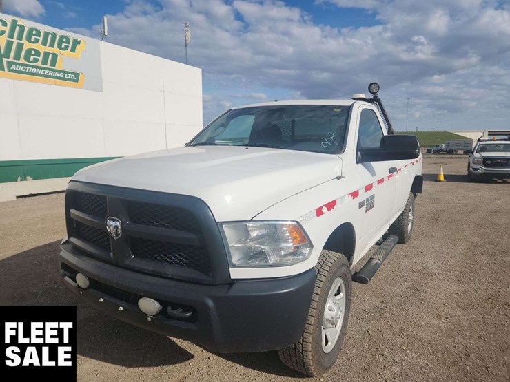 2016-dodge-3500-image-1