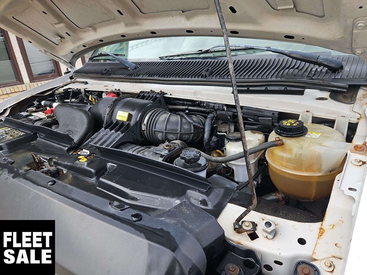 2011-ford-cargo-image-15