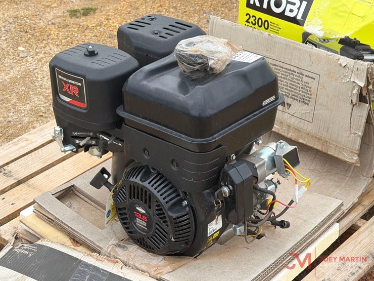 unused-briggs-gas-powered-engine-image-2