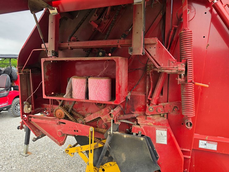 2007-new-holland-br7090-image-5