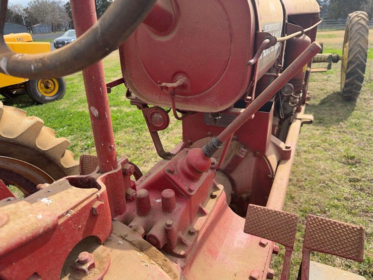 farmall-f-20-image-35