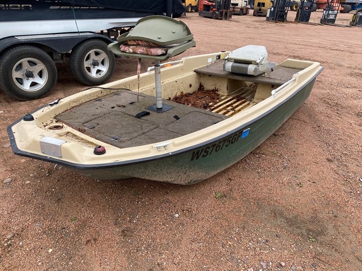 #509-•-12'-kl-industries-120-poly-boat-(no-title)-(nitke-yard--mosinee,-wi)-image-1