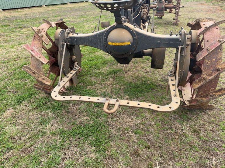farmall-f-20-image-35
