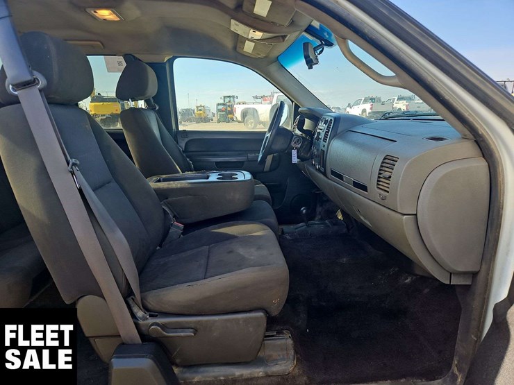 2011-gmc-sierra-1500-image-28