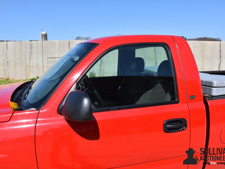 2004-chevrolet-silverado-1500-image-13