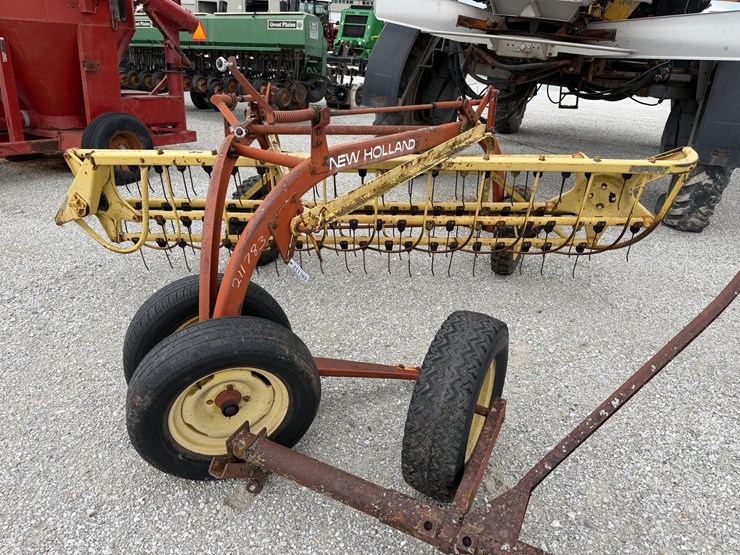 new-holland-260-image-3