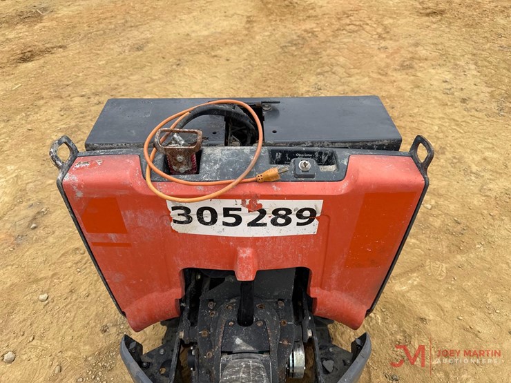 electric-pallet-jack-image-5