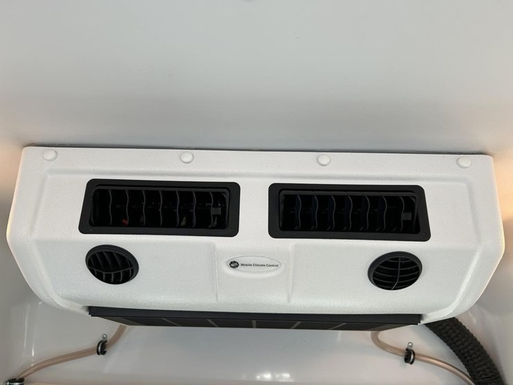 2013-ford-e350-image-32