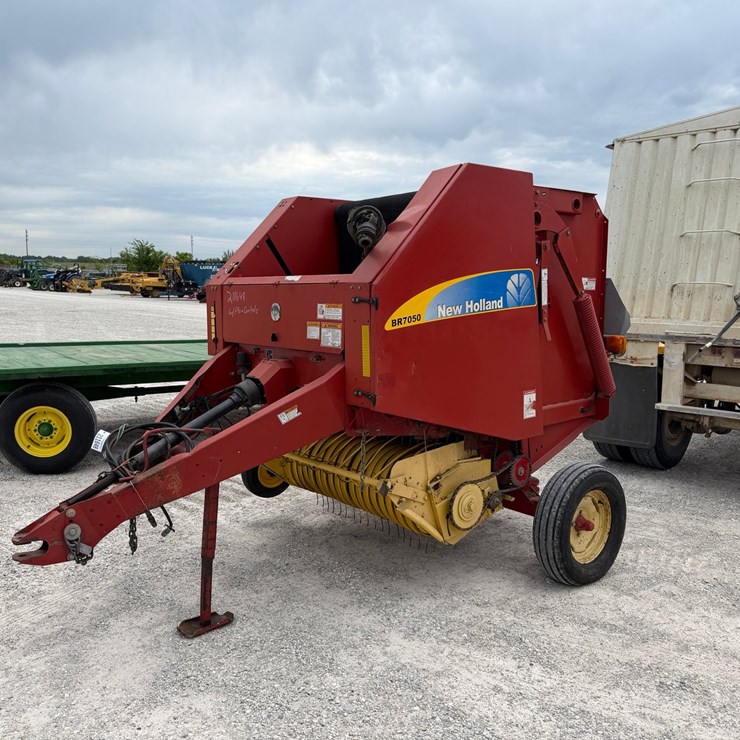 NEW HOLLAND BR7050