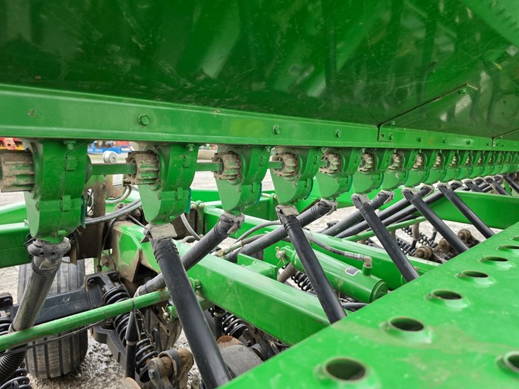 2007-john-deere-1590-image-11