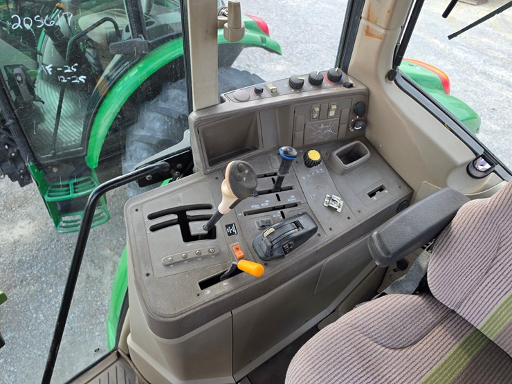 2010-john-deere-6230-image-15