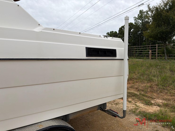 ciera-cypress-2252-boat-image-11