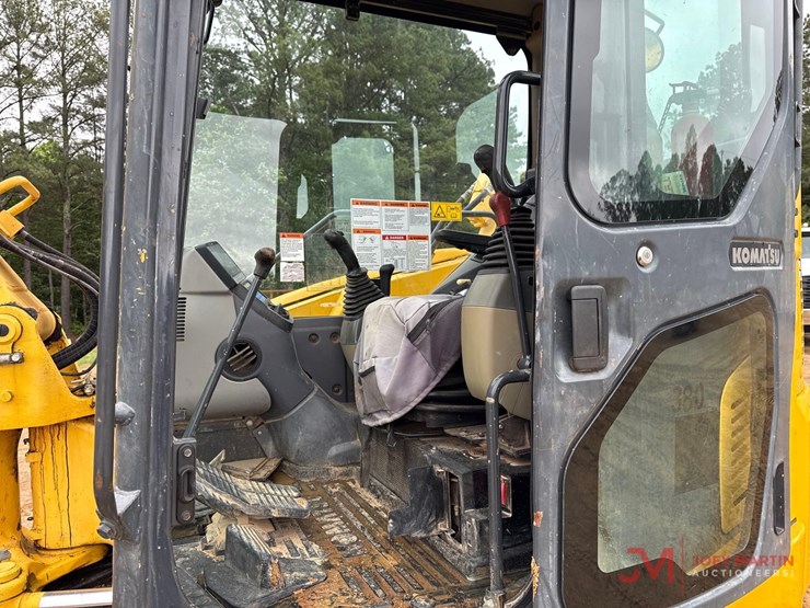 2015-komatsu-pc88mr-10-mini-excavator-image-19