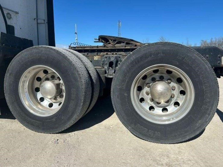2020-kenworth-t680-image-74