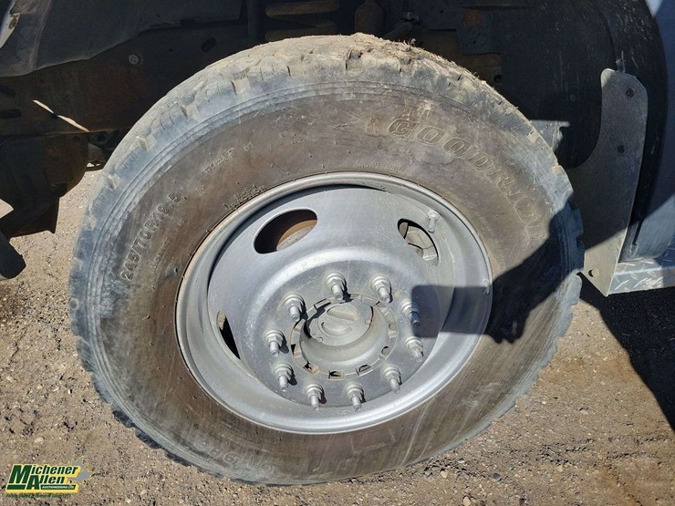 2006-ford-f450-image-9