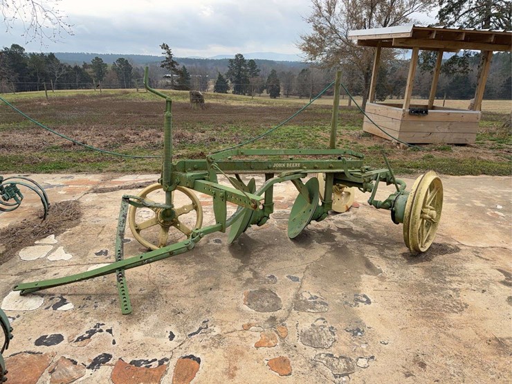 john-deere-two-bottom-disc-plow-image-1