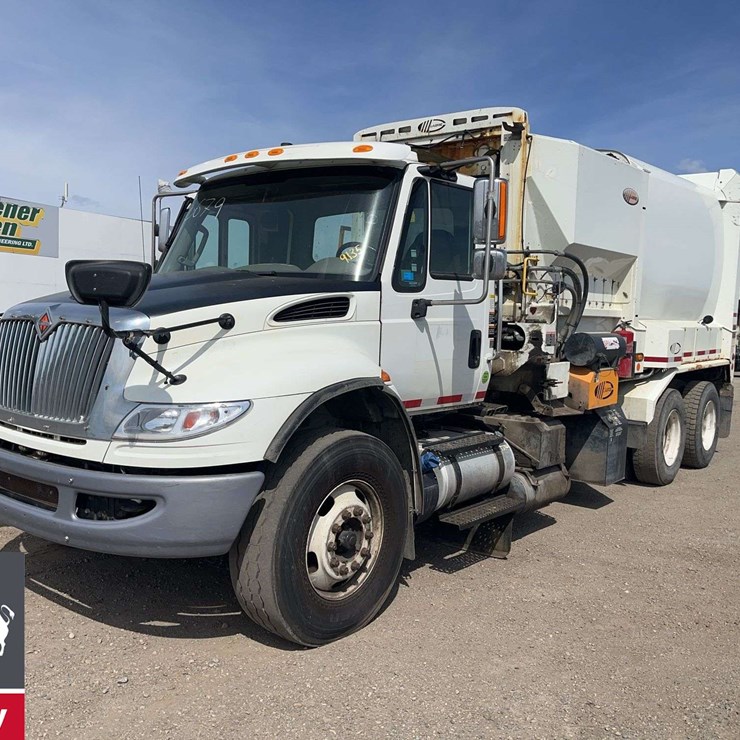2016 INTERNATIONAL WORKSTAR 7400