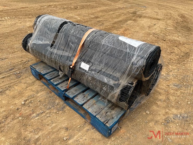 (3)-rolls-of-100'-wire-mesh-fence-image-4