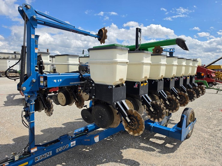2010-kinze-3500-image-3