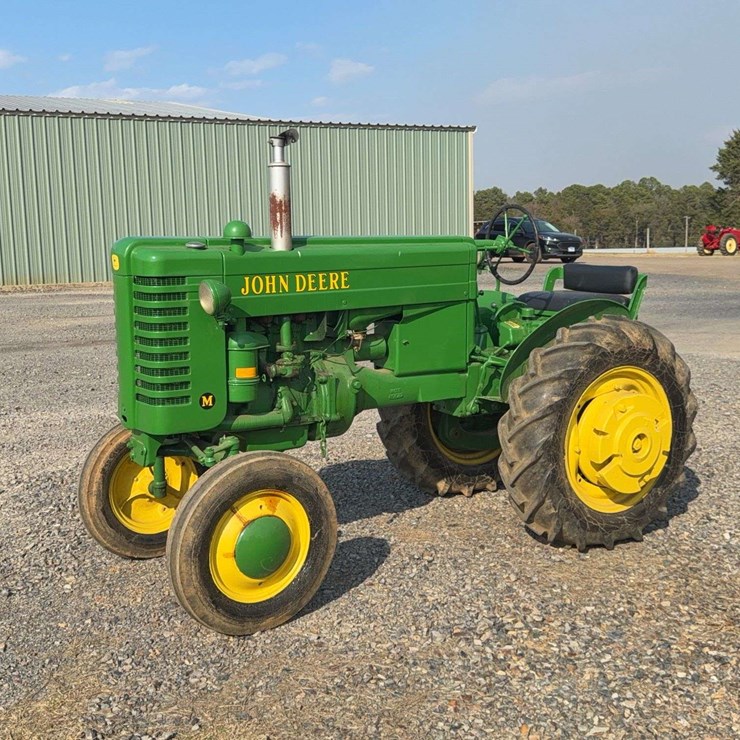 JOHN DEERE M