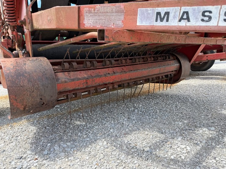 massey-ferguson-450-image-3