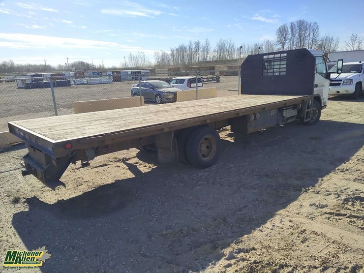 2015-mitsubishi-fuso-fe180-image-3