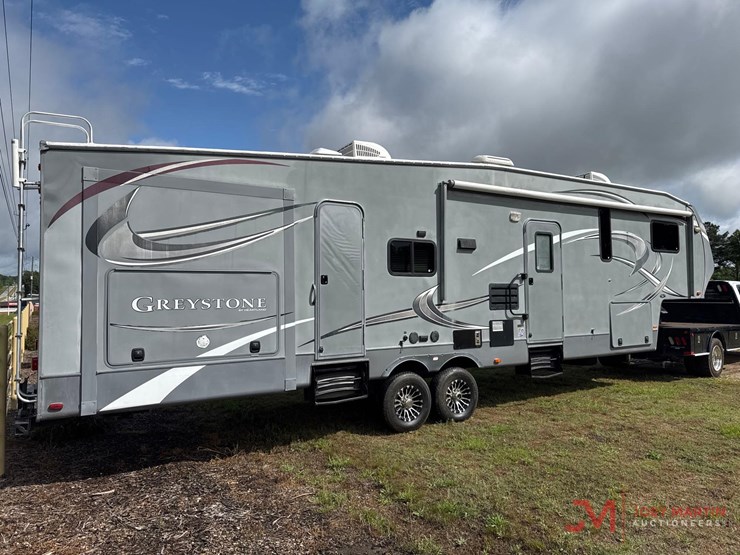 2013-heartland-graystone-34qb-fifth-wheel-camper-image-2