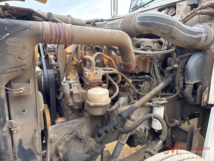 2007-caterpillar-10-image-16