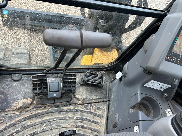 2020-deere-50g-image-19